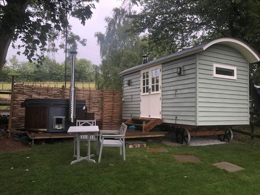Romantic Shepherds Hut With Stunning Sunsets Hollingbourne Kültér fotó