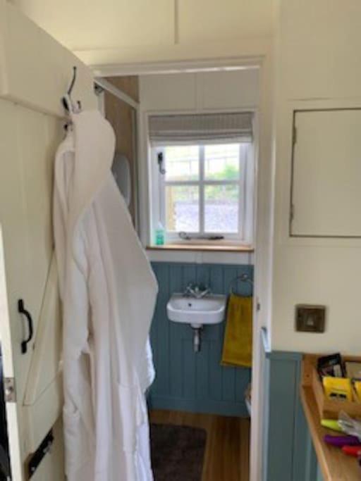 Romantic Shepherds Hut With Stunning Sunsets Hollingbourne Kültér fotó