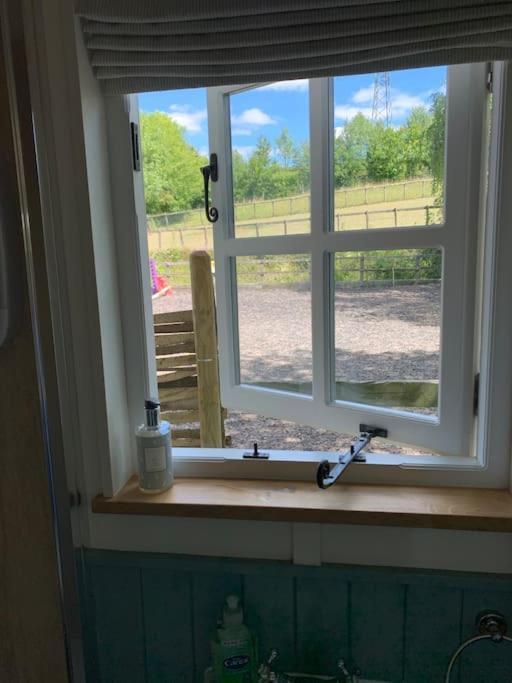 Romantic Shepherds Hut With Stunning Sunsets Hollingbourne Kültér fotó